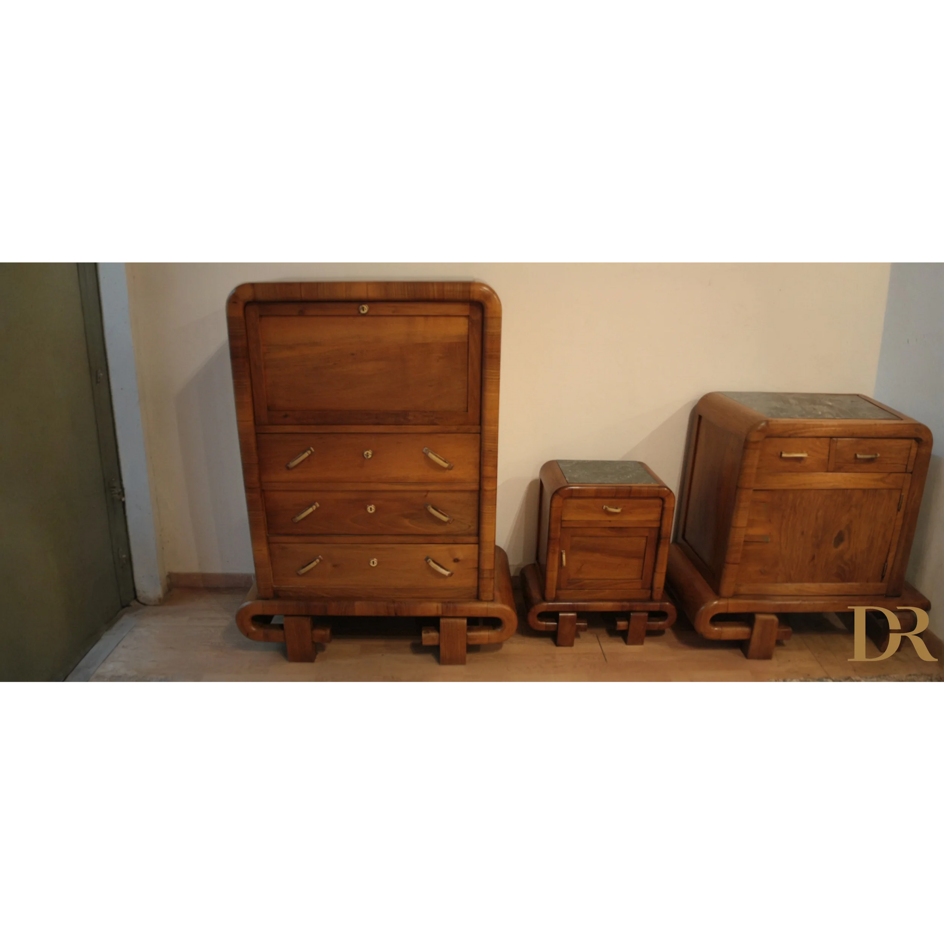 Camera da letto in noce Art Decò anni 50 con arredamento vintage modernariato