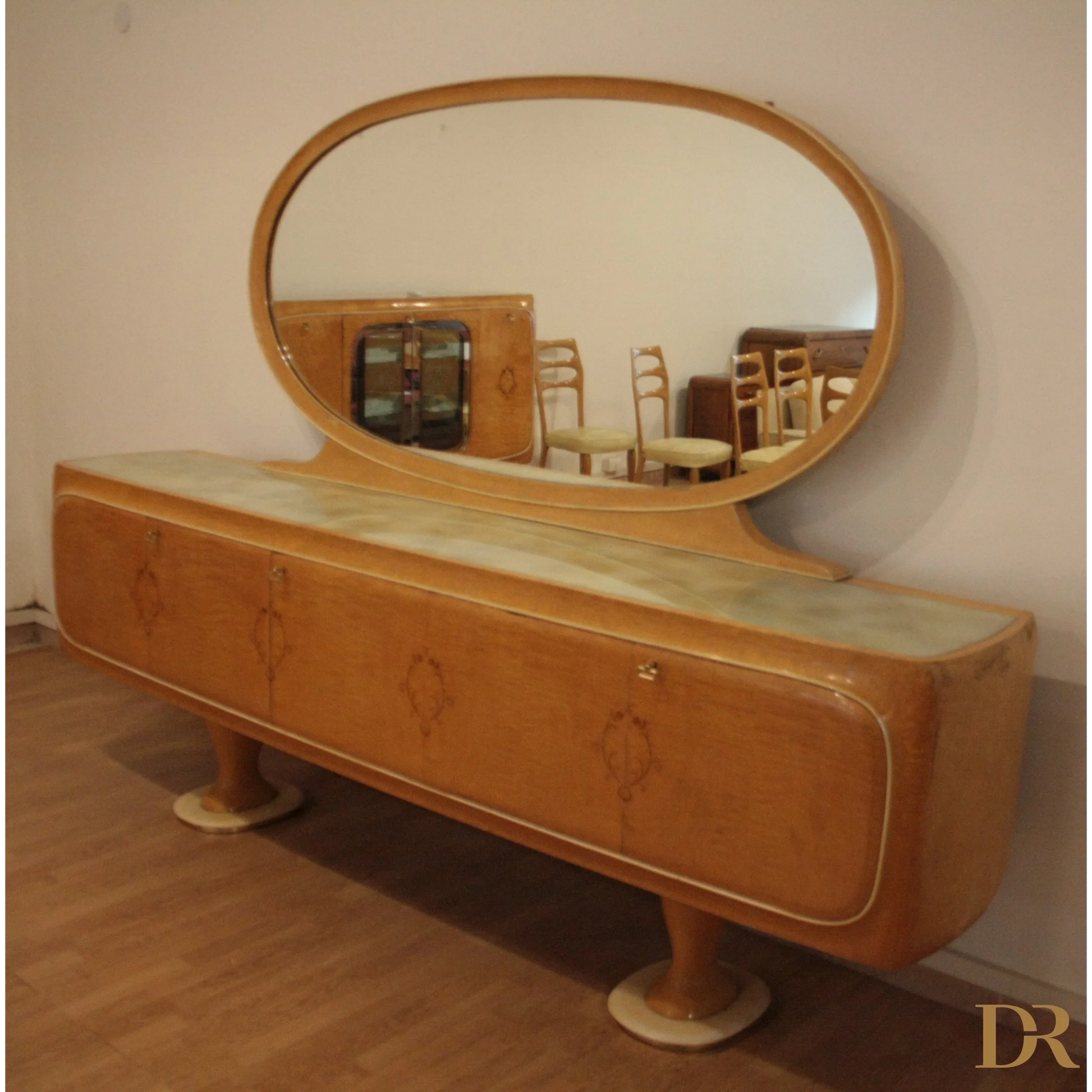 Specchio ovale con vanità Art Deco in stile pranzo mid-century moderna di Vittorio Dassi