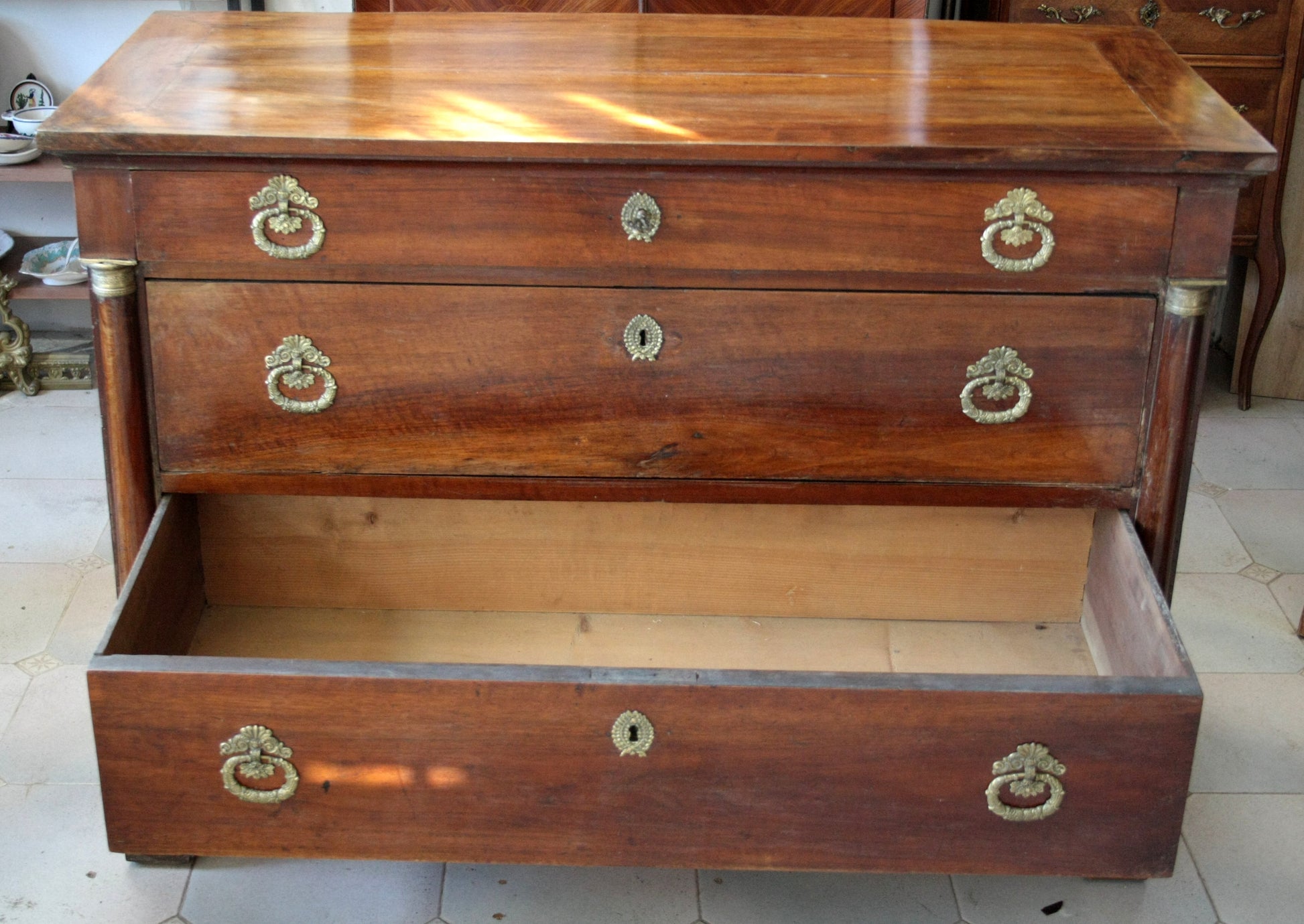 Comò Impero Napoletano vintage in legno con cassetti, perfetto per casa e design