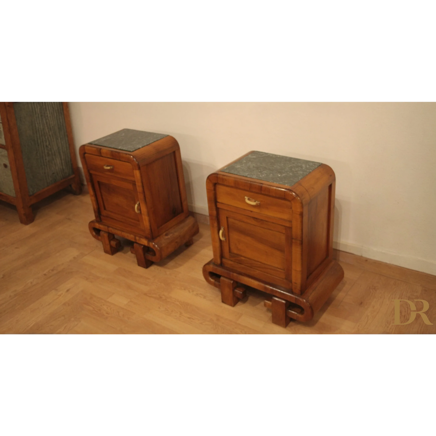 Pair di comodini in noce art decò anni 50, Dario Raia Antiquariato Italia