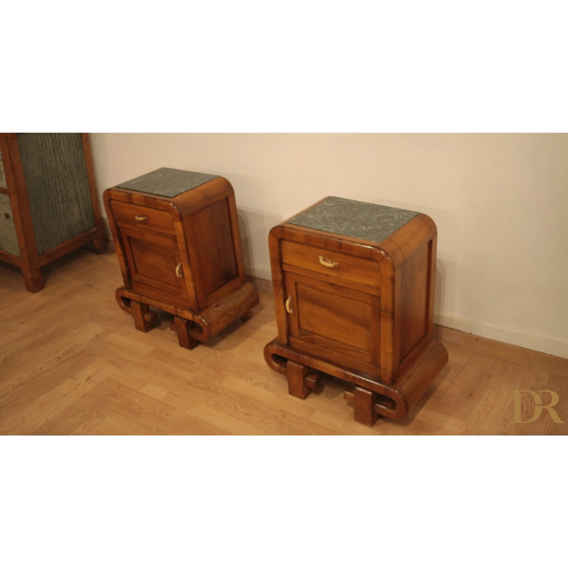 Pair di comodini in noce art decò anni 50, Dario Raia Antiquariato Italia