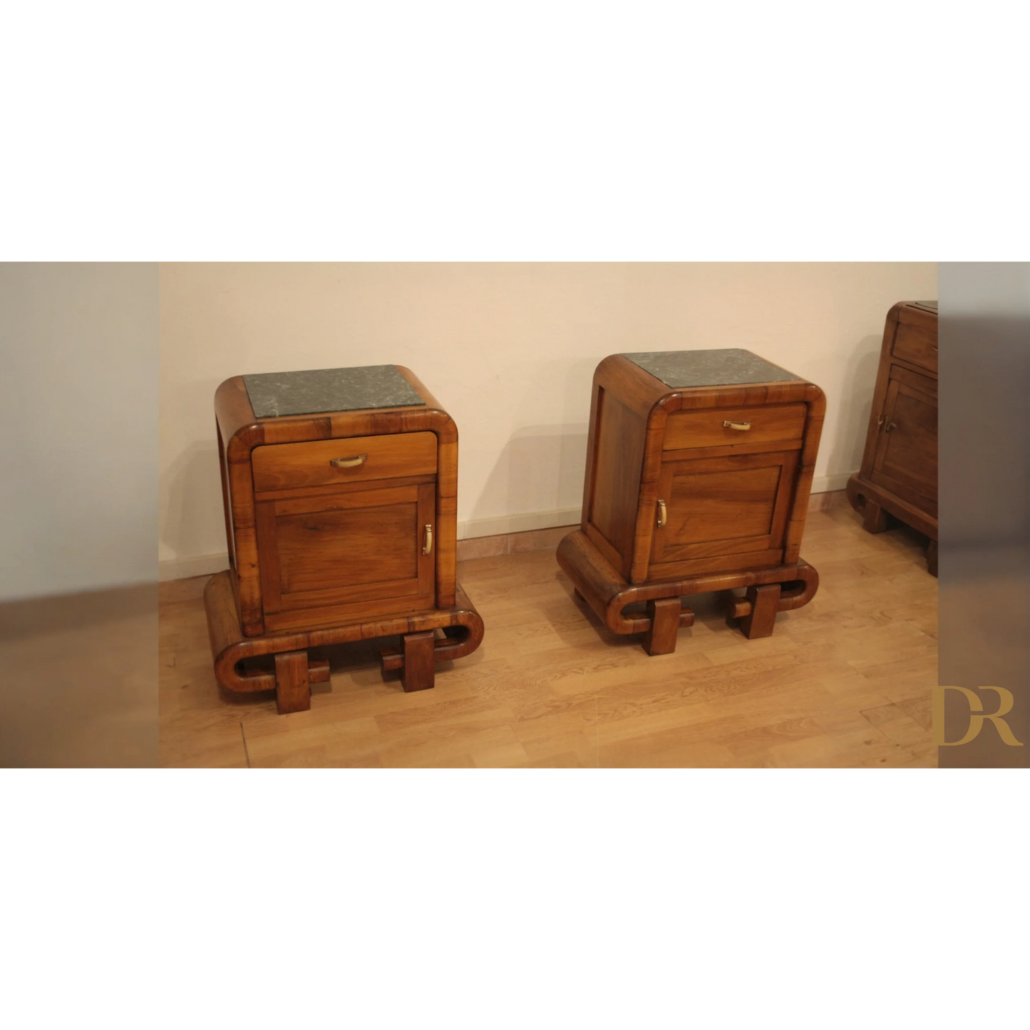 Coppia di comodini noce Art Decò anni 50 Dario Raia Antiquariato Italia