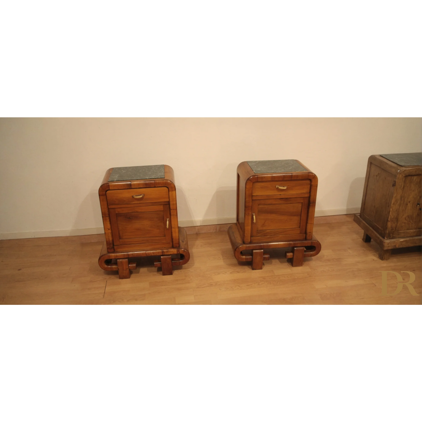 Pair di comodini in noce art decò anni 50 da Dario Raia Antiquariato