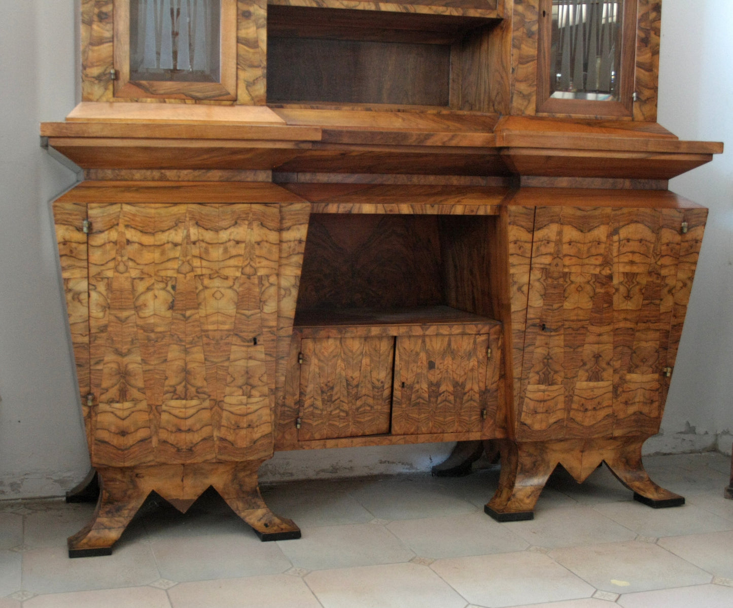 Credenza due corpi Art Decò con ante in vetro, realizzata per il ministro Bottai