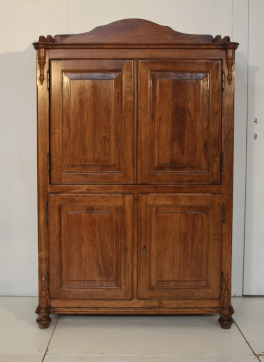 Wooden wardrobe with four paneled doors and decorative frame, classic sideboard by Dario Raia, vintage antiques