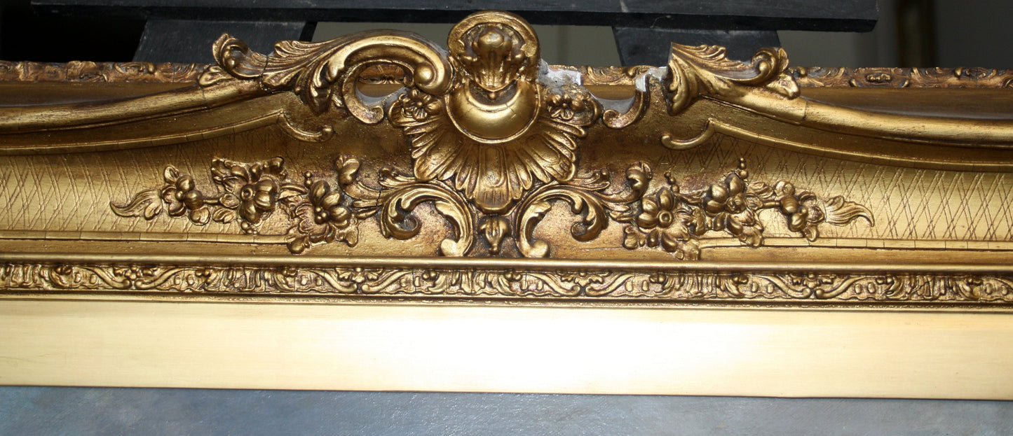 Cornice doro ornata con motivi floreali e scroll, attribuita a Joseph Paul Pettitt