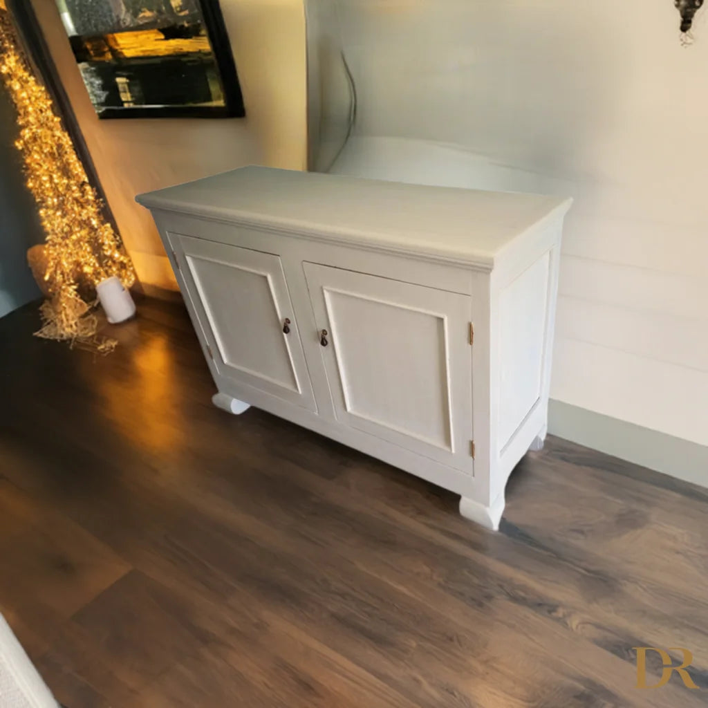 Credenza italiana realizzata in stile provenzale shabby, madia credenza dispensa bianco avorio