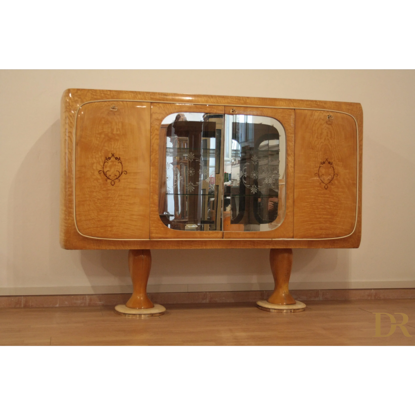 Credenza Mid-Century Moderna di Vittorio Dassi con porte a specchio in stile Art Deco