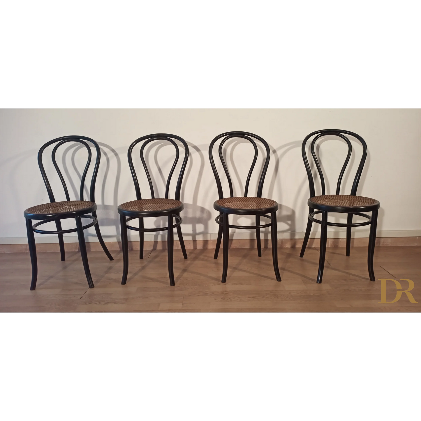 Quattro sedie da pranzo in faggio curvato nello stile di Thonet, Italia, set