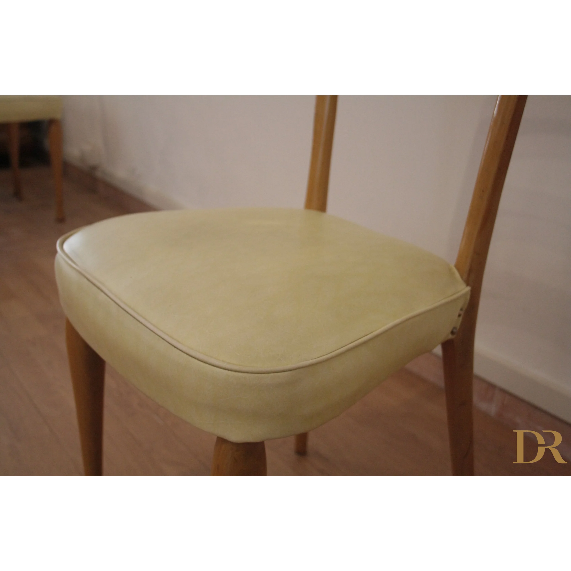Sedie da pranzo mid-century moderne di Vittorio Dassi con seduta imbottita, set da Dario Raia Antiquariato