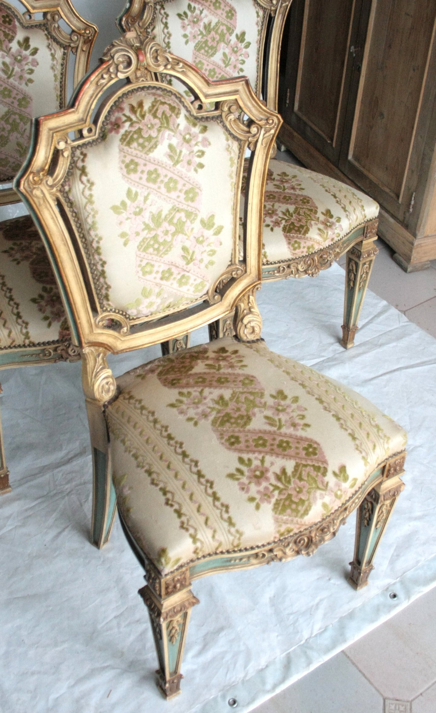 Sedia Napoleone III con tappezzeria floreale ornata, stile napoleone III seconda metà