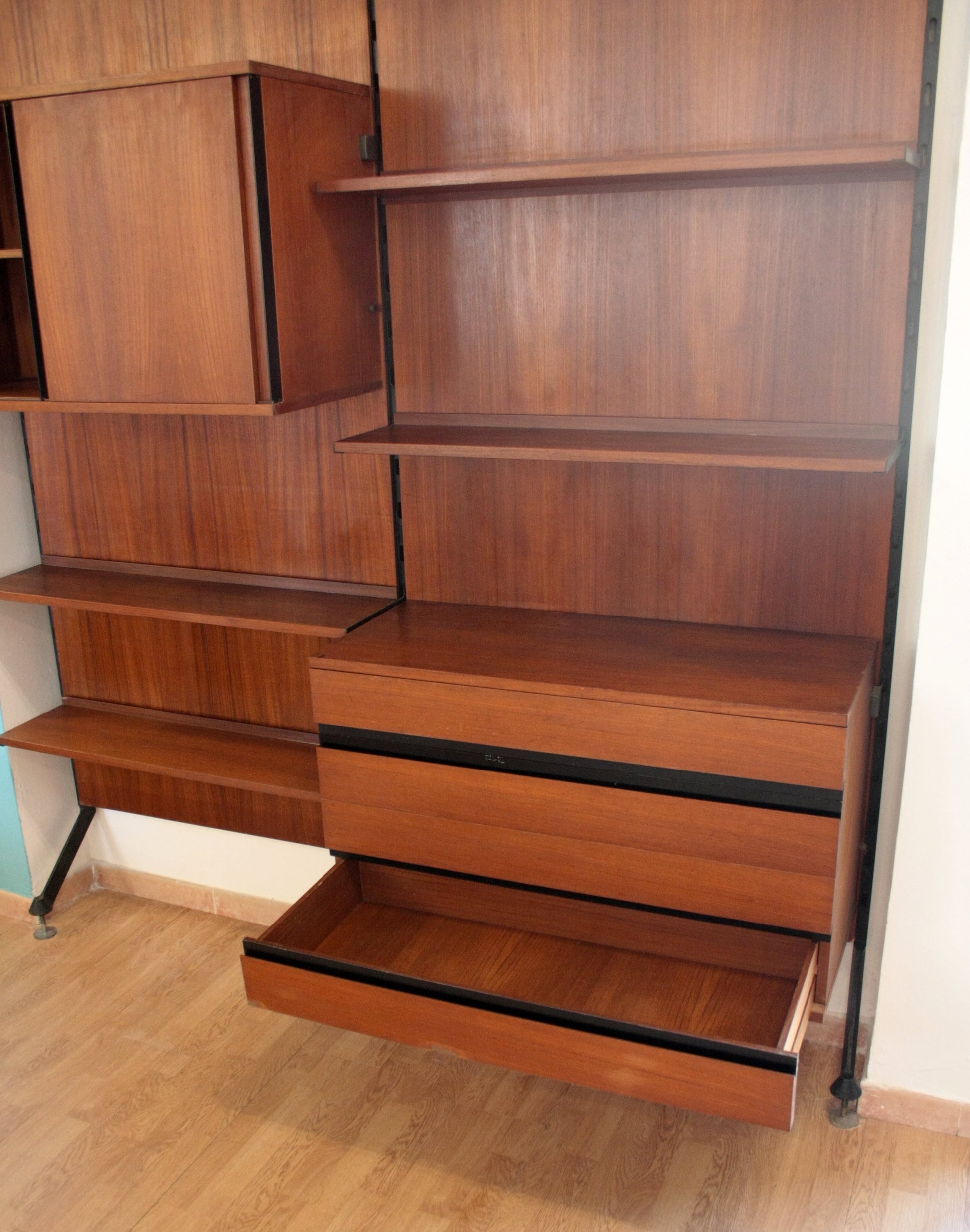 Libreria modulare Urio di Luisa Parisi, parete modulare Urio anni 60 Italia