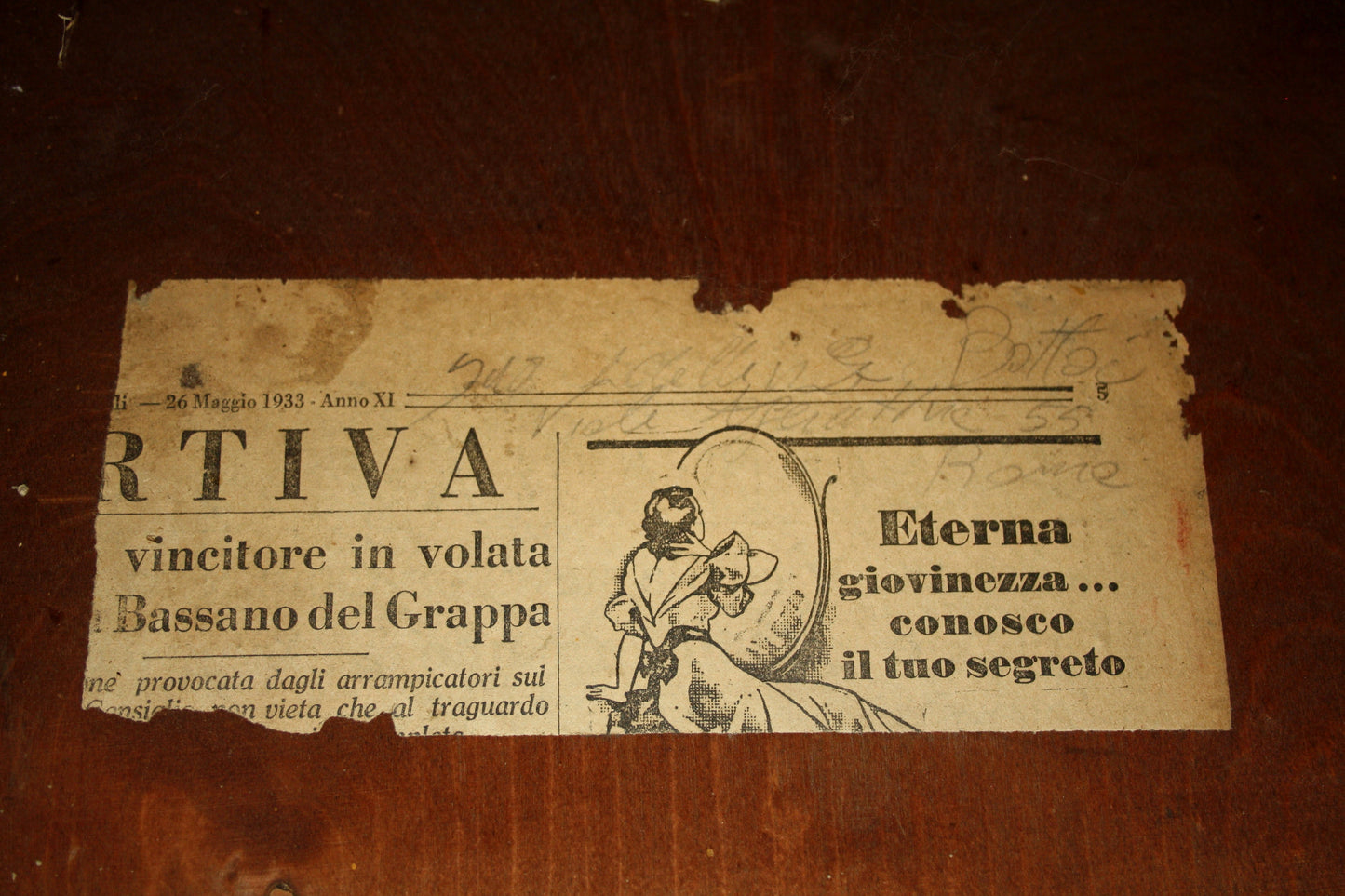 Faded vintage advertisement of Tavolo Art Decò, ministro Bottai, casa Roma 1933
