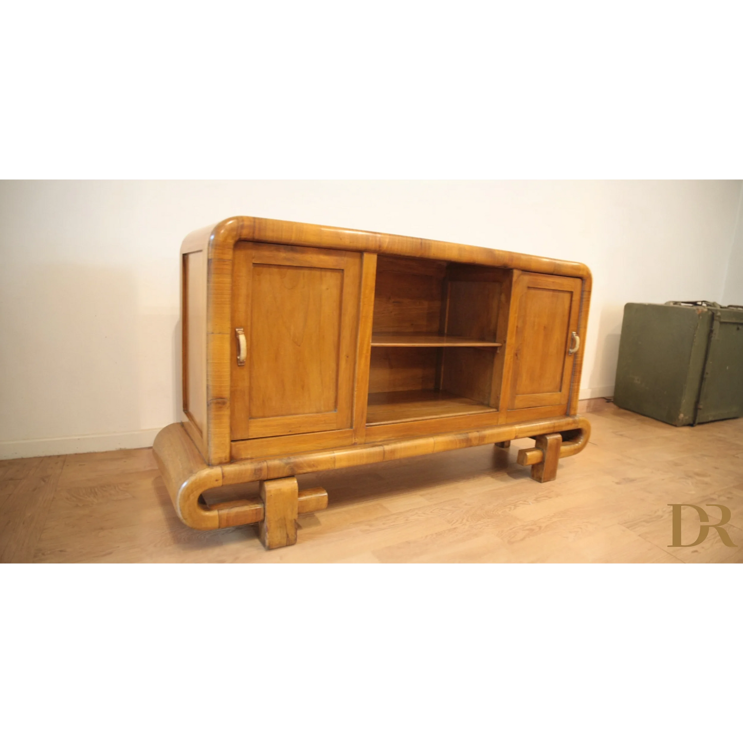 Armadio in noce stile Art Decò vintage anni 50, antiquariato modernariato Italia