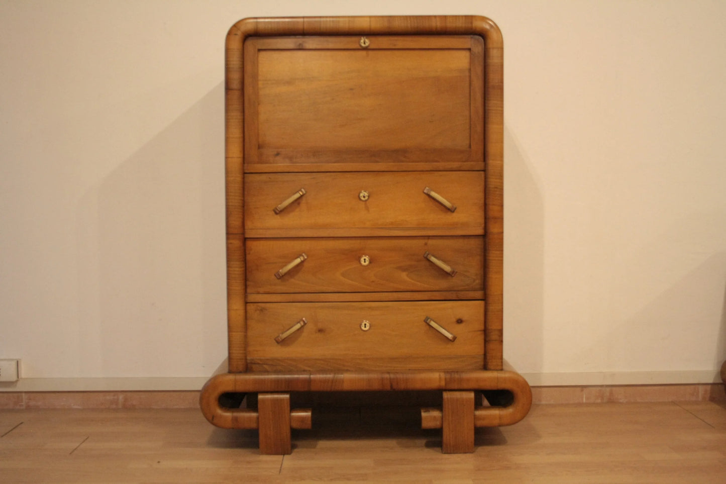 Secretaire mid century modern in noce legno art deco anni 50 con design elegante e funzionale per uso domestico