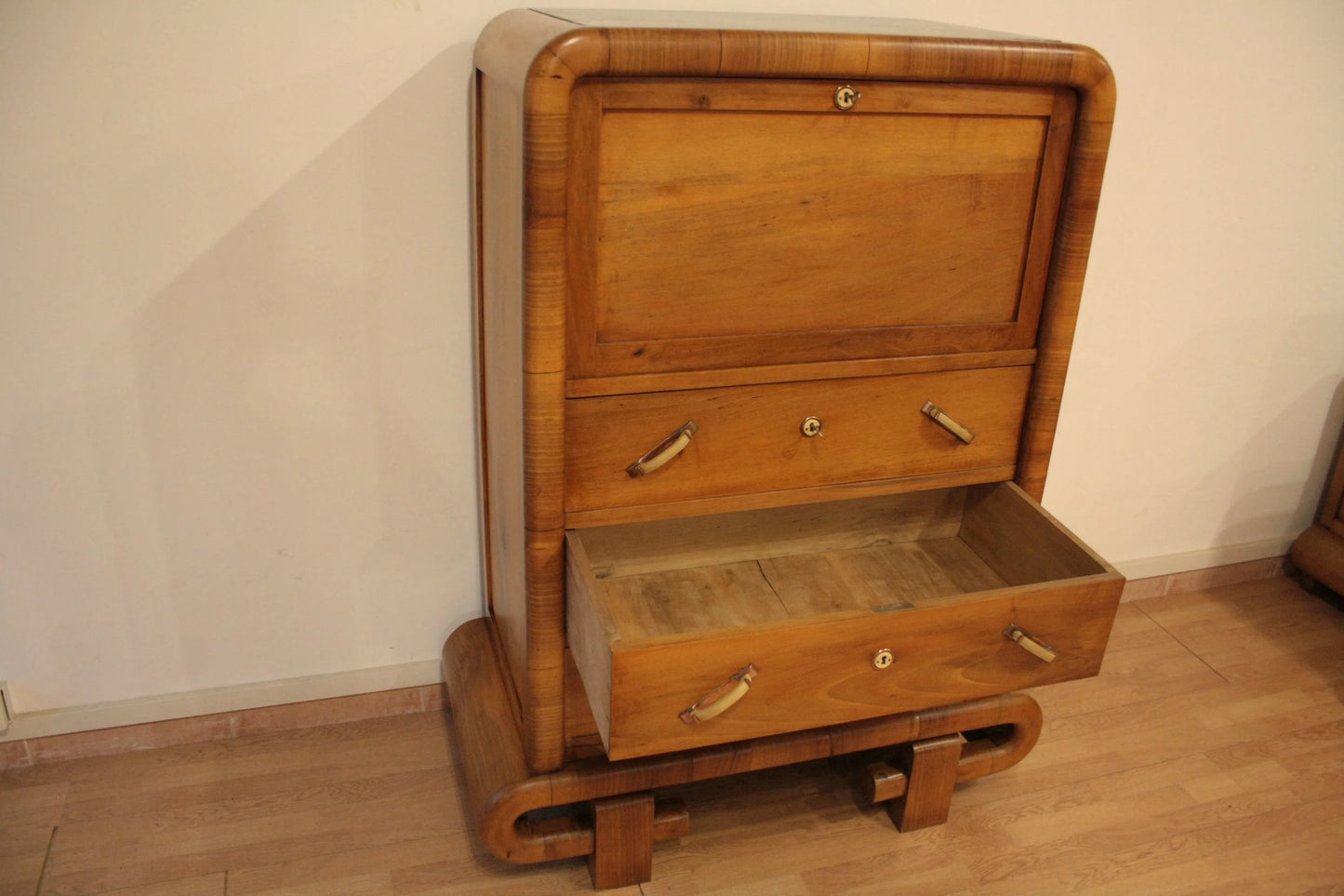 Secretaire in noce art deco anni 50 mid century modern in legno con design elegante e funzionale