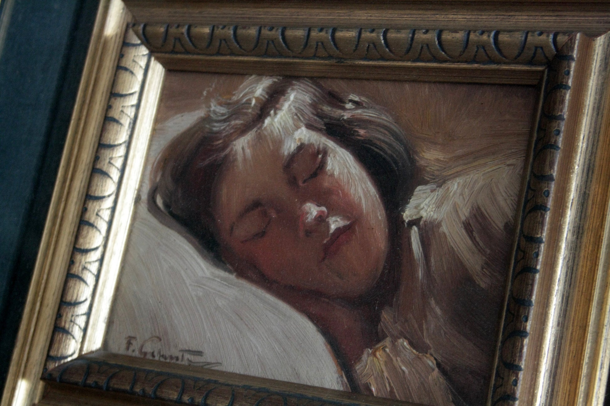 Dipinto incorniciato di una bambina dormiente di Francesco Galante opera firmata