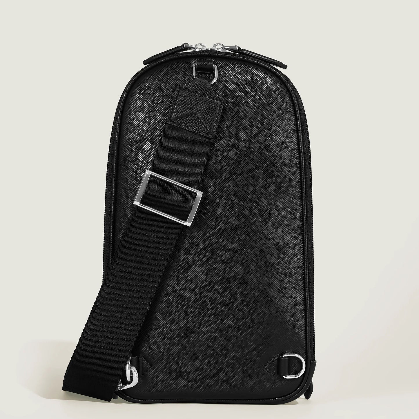 Borsa a tracolla montblanc sartorial nero in pelle con goffratura saffiano nera e tracolla sartorial regolabile in metallo argento