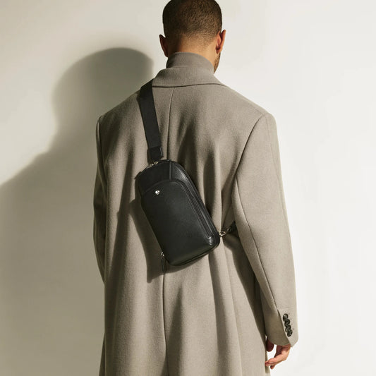 Montblanc borsa a tracolla sartorial nero con goffratura saffiano nera e hardware metallico sottile elegante design minimalista