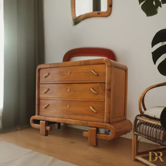 Cassettiera in noce art decò anni ’50 con tre cassetti e curve, Dario Raia Antiquariato