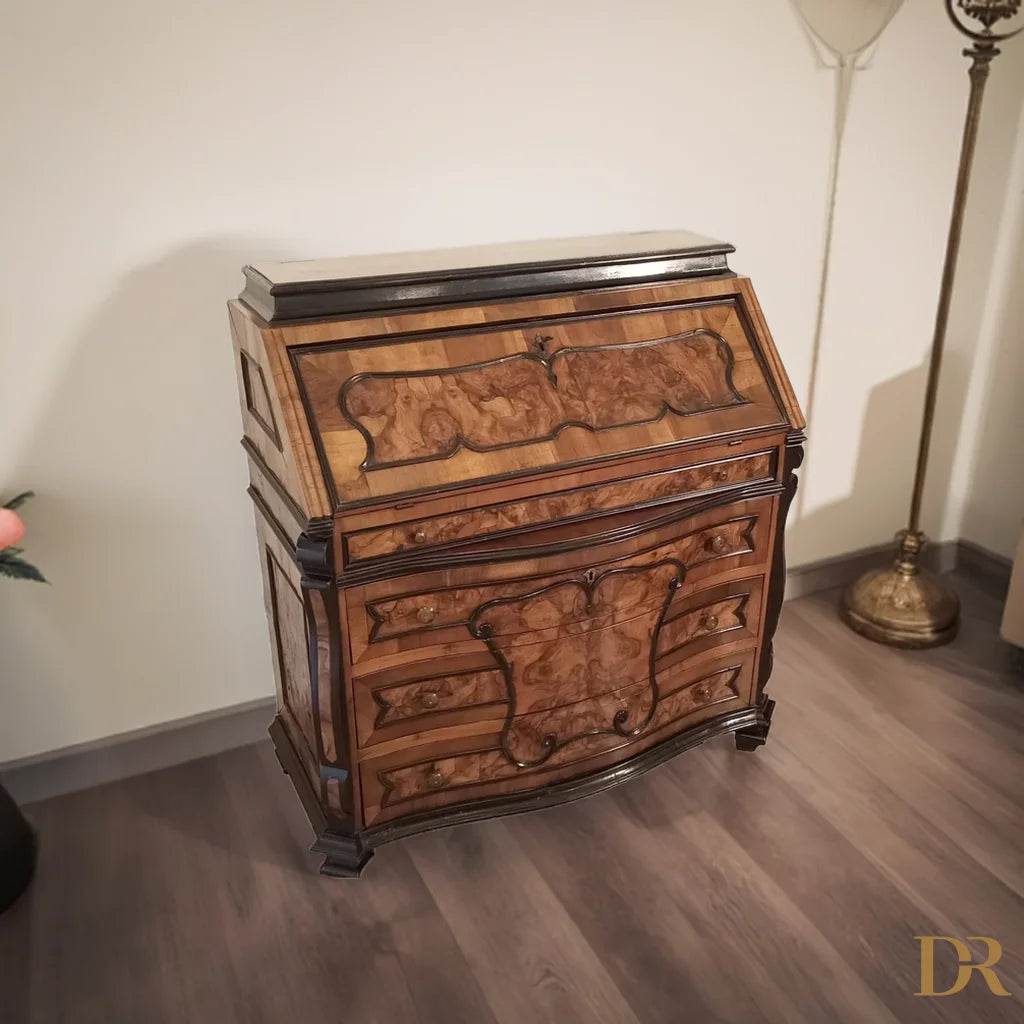 Antica cassettiera ribalta lombarda settecentesca originale restaurata e in ottime condizioni