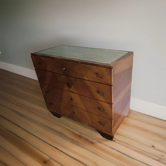 Cassettiera legno vintage con quattro cassetti ideale per camera letto elegante e funzionale