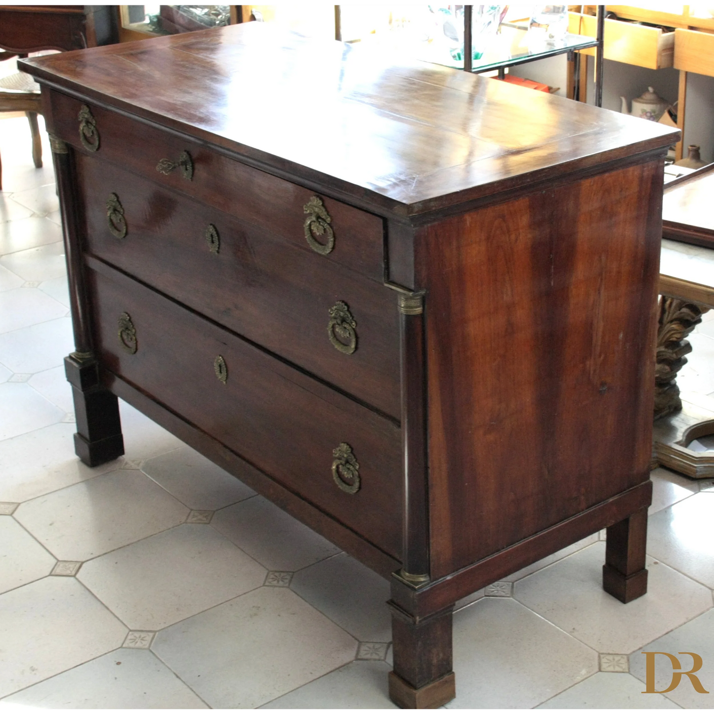 Comò impero napoletano vintage in legno marrone scuro con design classico per casa