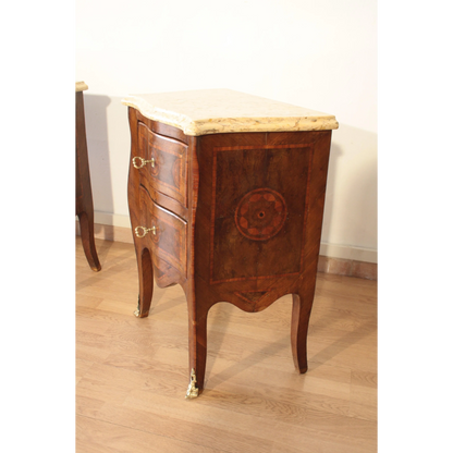 Coppia comodini in stile Luigi XV in bois de rose intarsiati - Restaurati Dario Raia Antiquariato Modernariato Vintage Comodini Luigi XV Comodini moderni Comodino comodino a cassetti Comodino a credenza Comodino Art Déco comodino con marmo Comodino in legno Comodino in noce Comodino intarsiato Comodino mobiletto Comodino moderno Mobili per camera da letto Tavoli Art Déco Tavoli Luigi XV tavolini Tavolino per camera da letto Tavolo decò Tavolo in ciliegio Tavolo in ciliegio vintage Tavolo in legno vintage