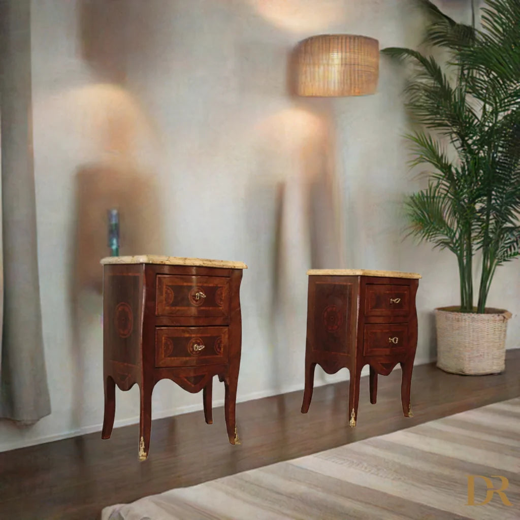 Comodini in stile Luigi XV in bois de rose intarsiato, restaurati e eleganti