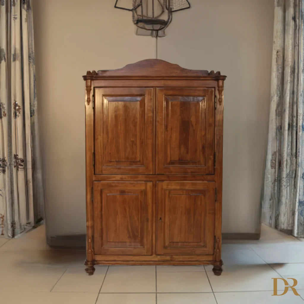 Ornate wooden armoire from Dario Raia Antiquariato, credenza classica in antiquariato vintage