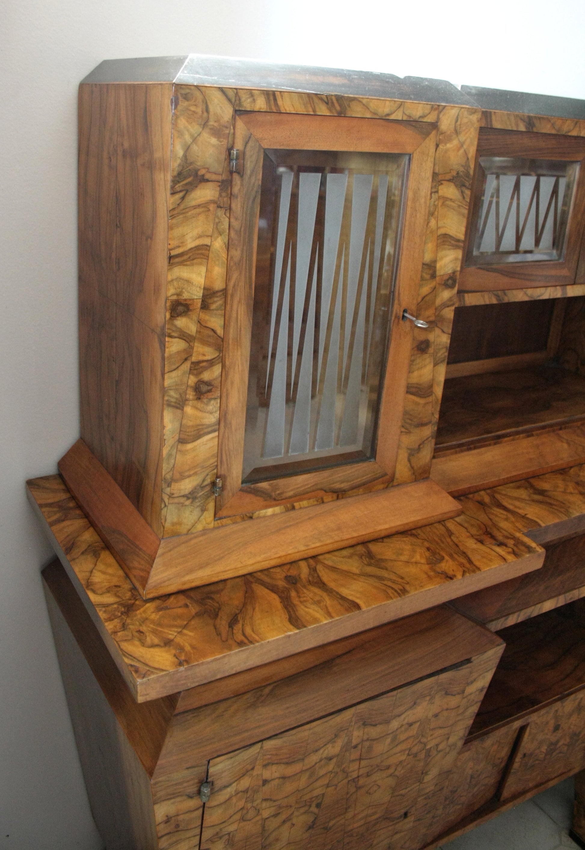Credenza due corpi Art Decò Italia Roma con dettagli per ministro Bottai 1933