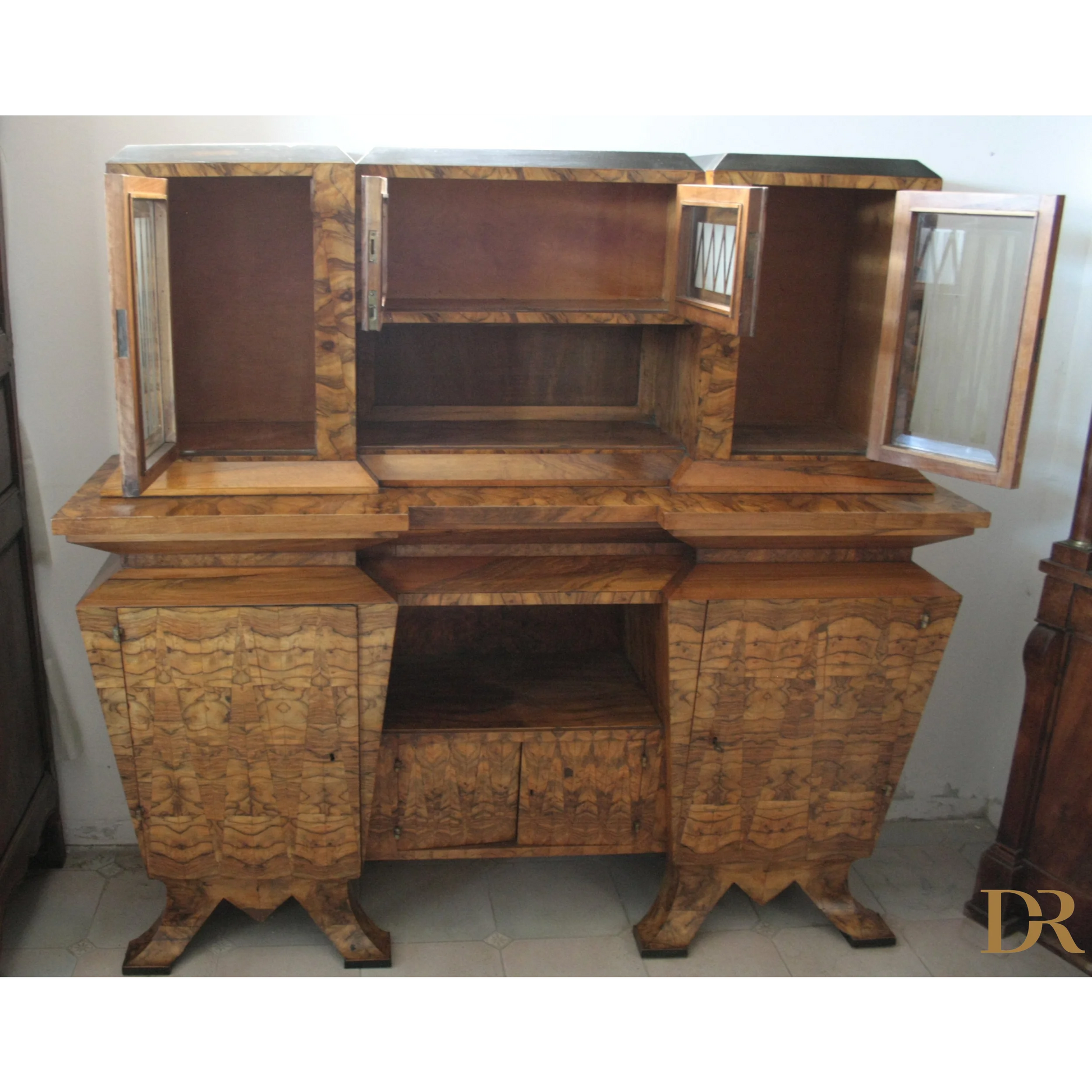 Credenza due corpi Art Decò con vetri, usata dal ministro Bottai, dimensioni corpo