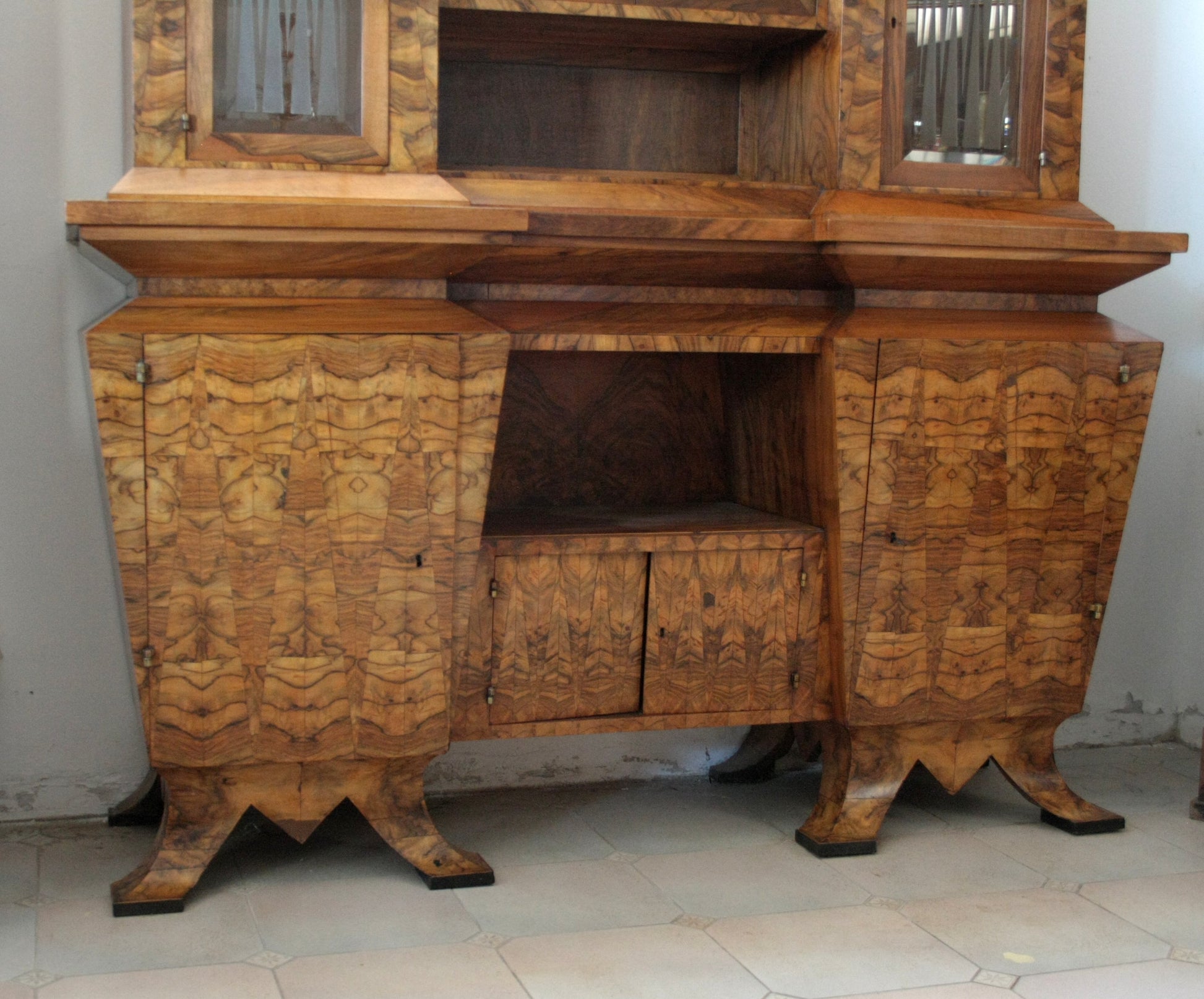 Credenza due corpi Art Decò con ante in vetro, realizzata per il ministro Bottai