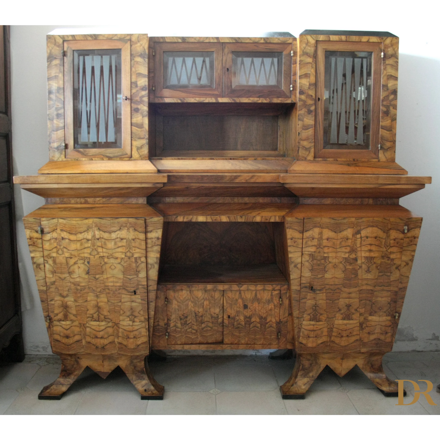 Credenza due corpi Art Decò con ante in vetro, commissionata dal ministro Bottai nel 1933