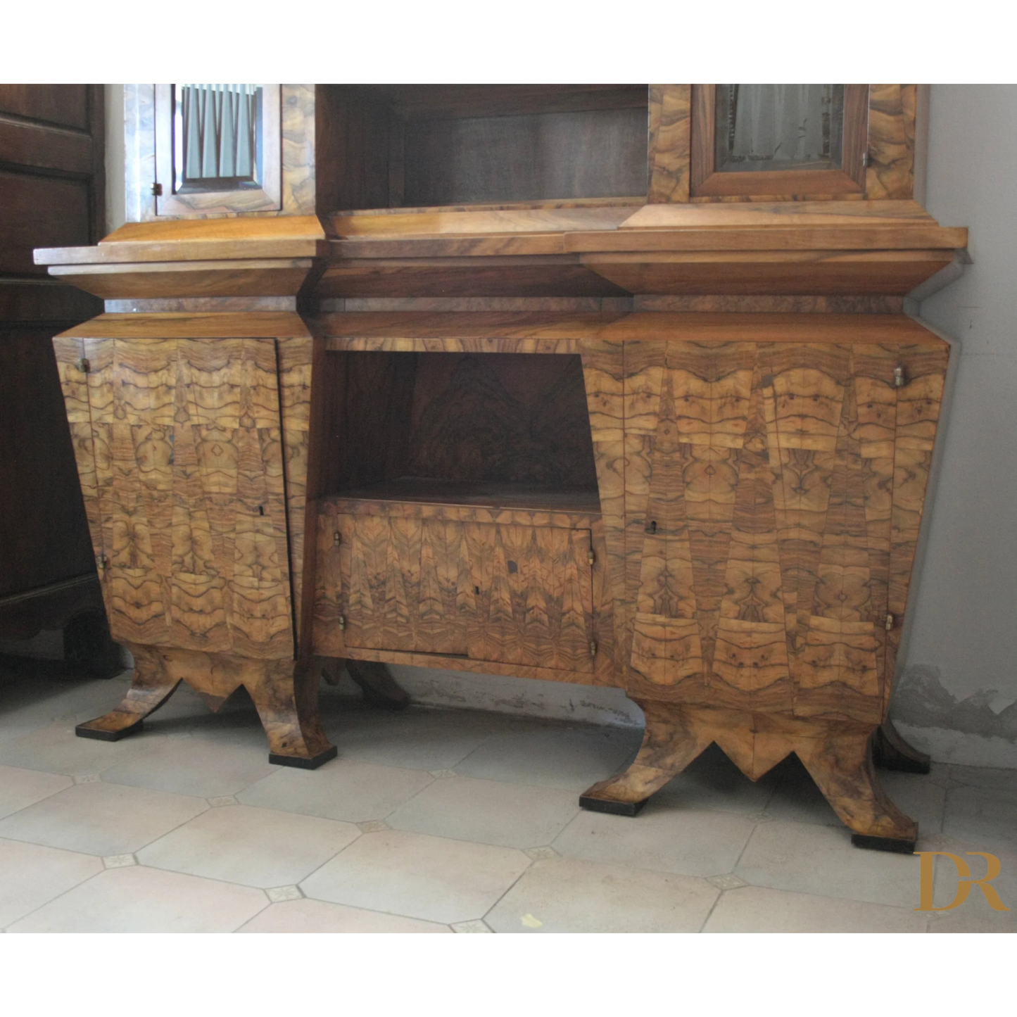 Credenza due corpi Art Decò Roma ministro Bottai con motivi geometrici e dimensioni corpo