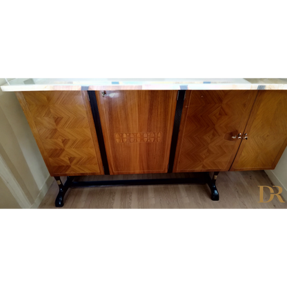 Credenza mid-century Dassi con gambe nere e pannelli a chevron per bar elegante
