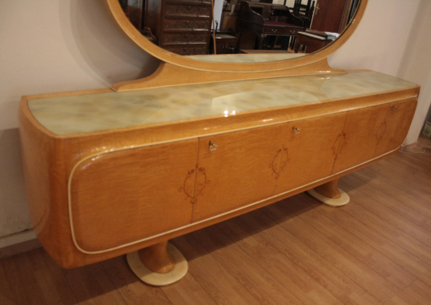 Art deco vanity con specchio in legno laccato crema di vittorio dassi credenza mid-century moderna anni 50