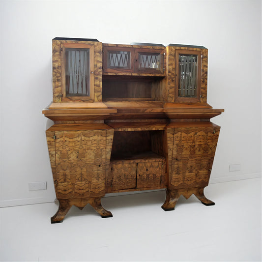 Credenza due corpi stile decò in legno con intarsi in burlwood e ante superiori in vetro italia roma realizzata nel 1933