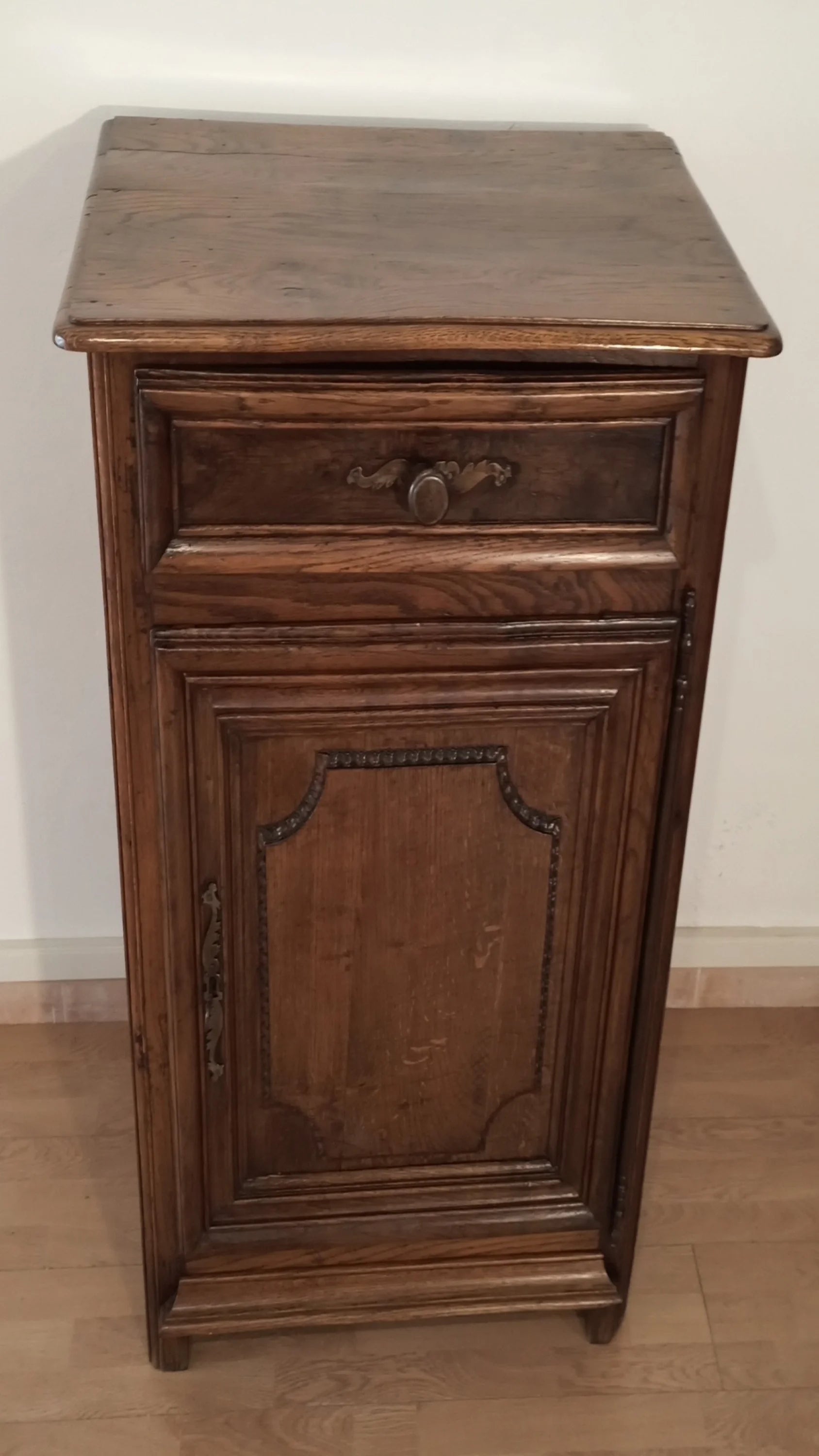 Credenza bassa vintage in legno di rovere con cassetto e anta finitura marrone scuro rustica