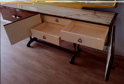 Credenza mid-century in legno con tre cassetti aperti e maniglie metalliche mobile bar consolle vittorio