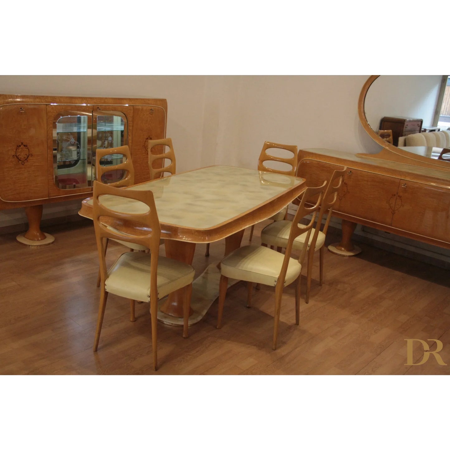 Vintage credenza mid-century moderna di vittorio dassi anni 50 in legno utilizzata come set da pranzo elegante