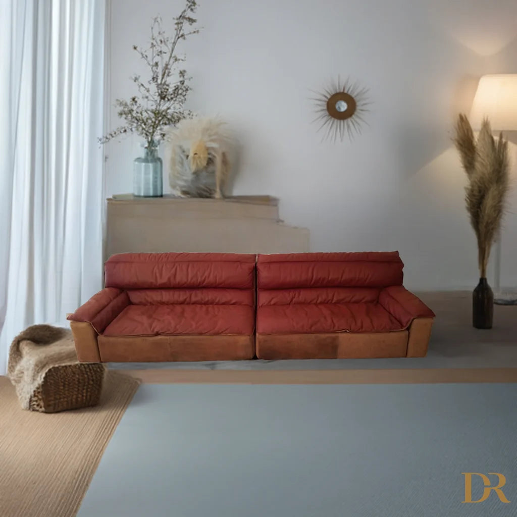 Divano vintage in pelle e stoffa colorata, ideale per arredamento antiquariato modernariato