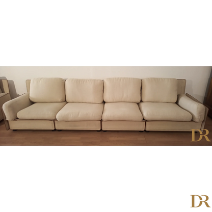 Divano modulare di Riccardo Arbizzoni con tessuto beige e cuscini, modello Redifiori Set