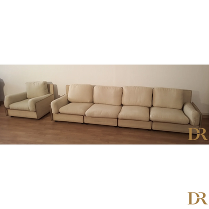 Divano beige modulare di Riccardo Arbizzoni con poltrona coordinata per Zanotta