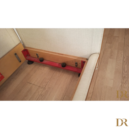 Rampa da skateboard rossa e arancione, elemento del divano di Riccardo Arbizzoni