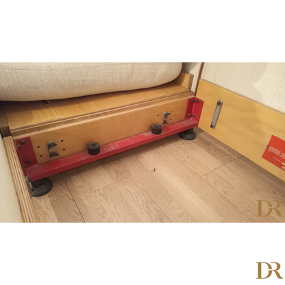 Dolly di metallo rosso con ruote per il Divano Modulare di Riccardo Arbizzoni