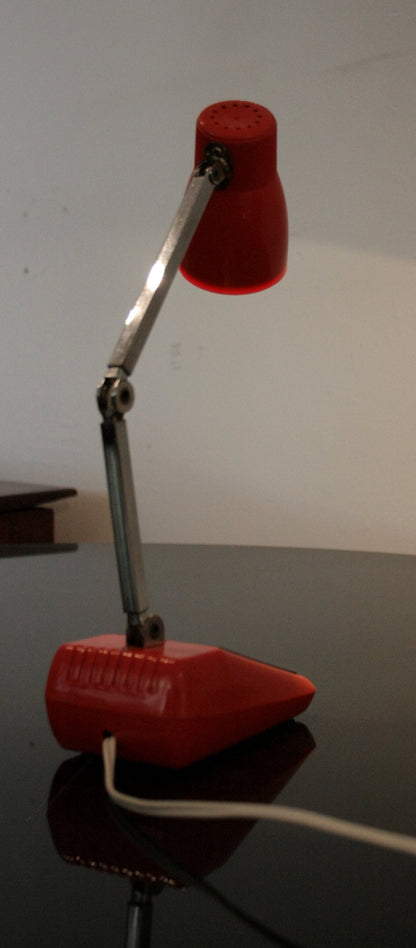 Lampada da Tavolo MG made in Hong Kong, esemplare autentico esterno regolabile