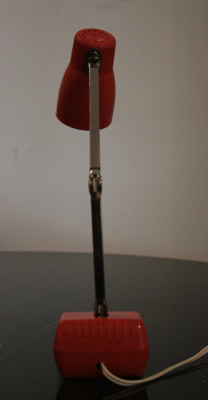 Lampada da tavolo MG rossa regolabile esemplare autentico made in Hong Kong 1970