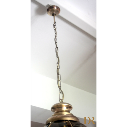 Lampadario in ottone con vetri fumé, metà XX secolo, lampada sospesa elegante