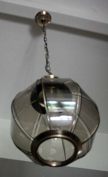 Lampadario in ottone con vetri fumé a spicchi, seconda metà XX secolo, stile vintage